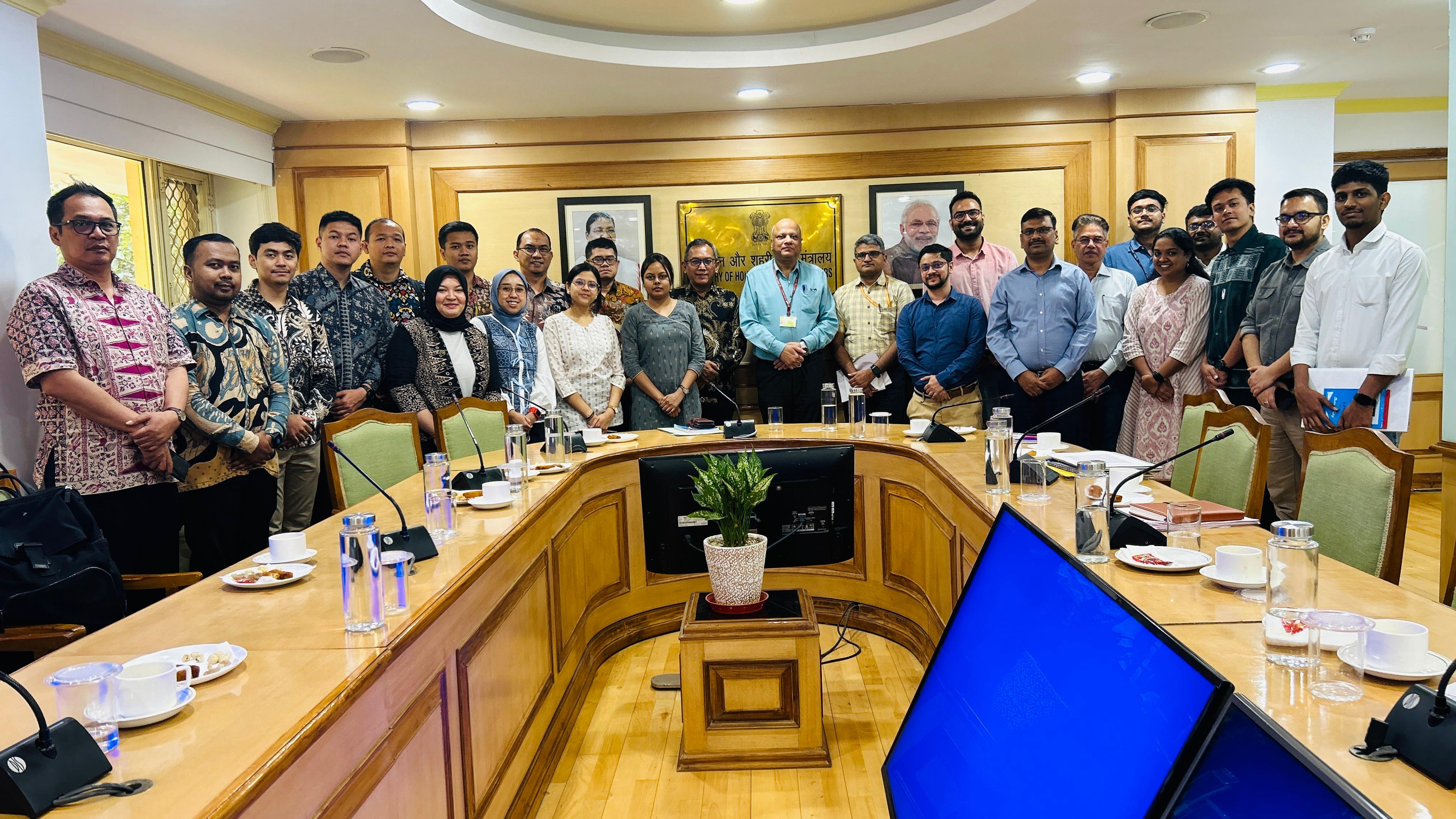 Vietnam Delegation Visit to MOHUA 2